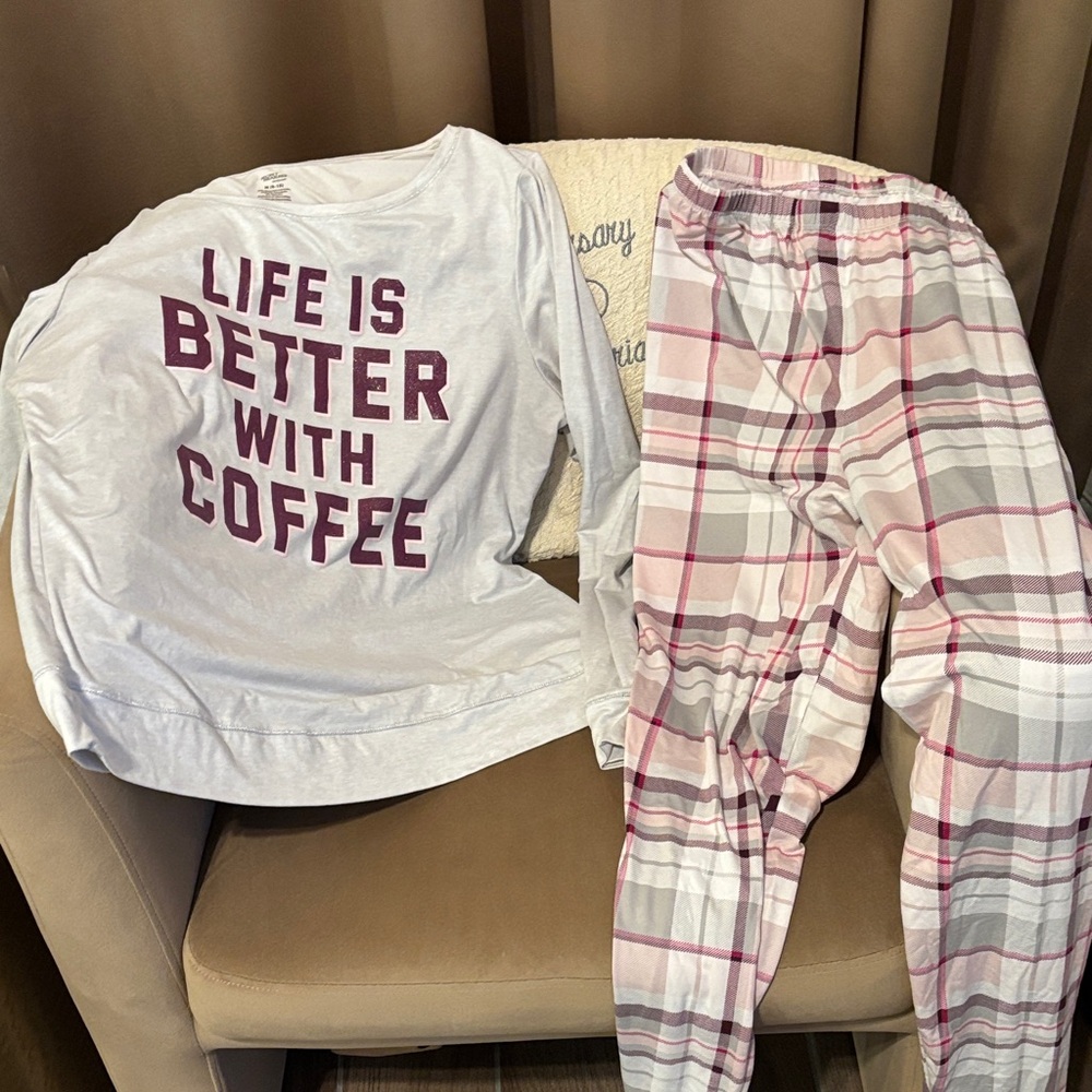 Plaid womens Pajamas Set - White and Pink like new